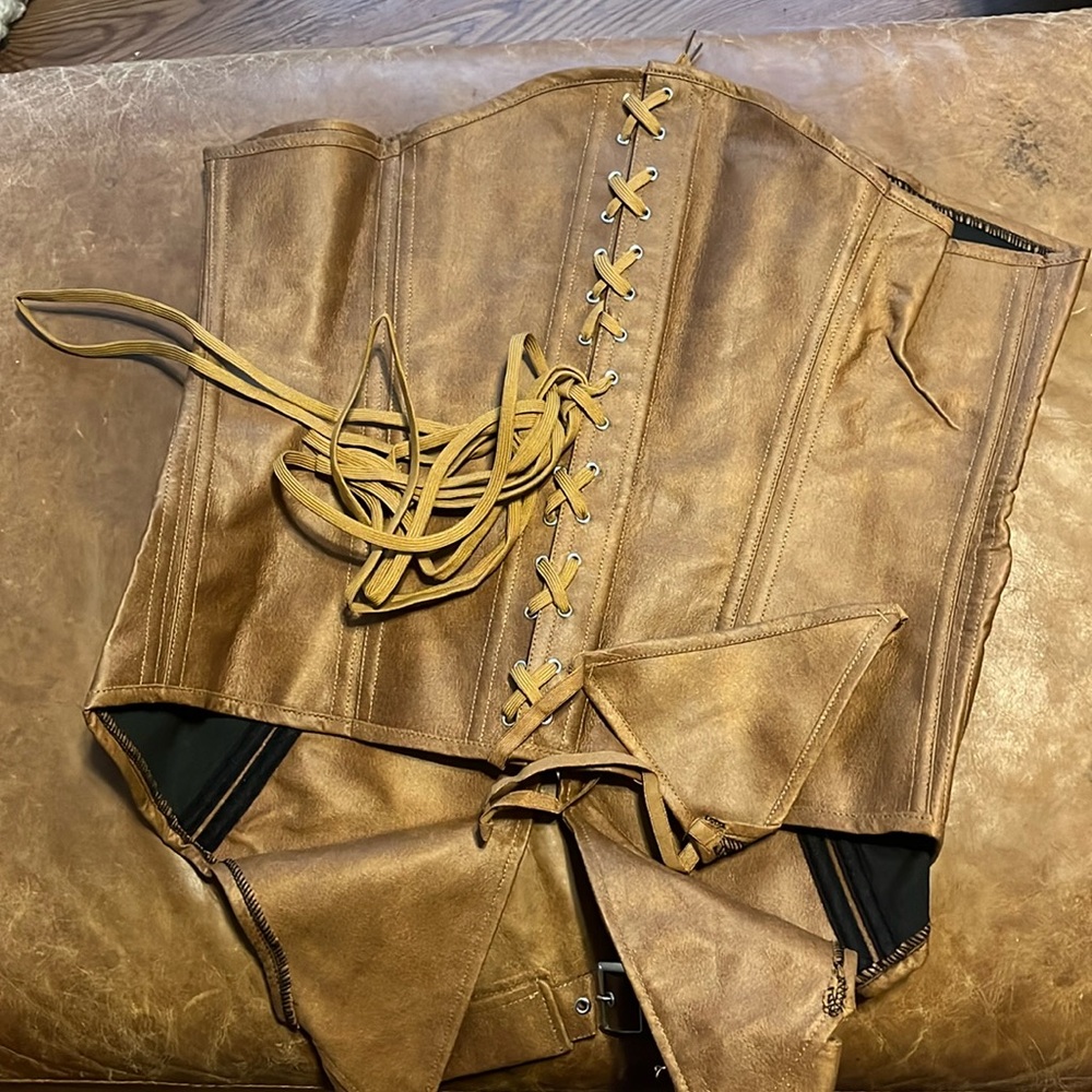 5x corset and thong leather look